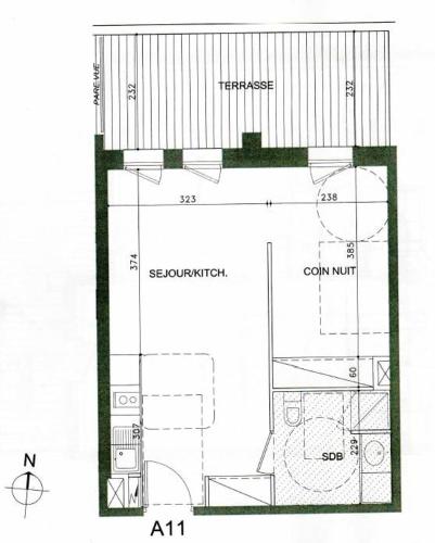 Photo de la galerie de l'établissement Appartement Quai Sud, T1 bis-37m2, Terrasse, Parking, plage et vieille ville à proximité immédiate, à Saint-Malo