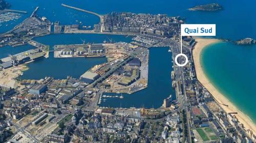 Photo de la galerie de l'établissement Appartement Quai Sud, T1 bis-37m2, Terrasse, Parking, plage et vieille ville à proximité immédiate, à Saint-Malo