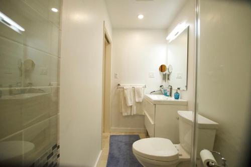 Gallery image of Private Unit / Private Bathroom Near BART & SF in Daly City