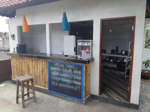 Ett kök eller pentry på Bali Fab Dive Center