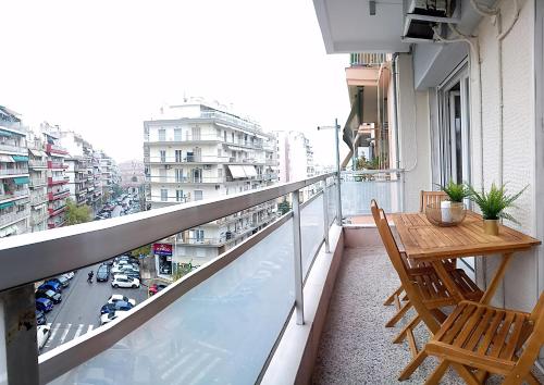 Royal deluxe Apt.(must)