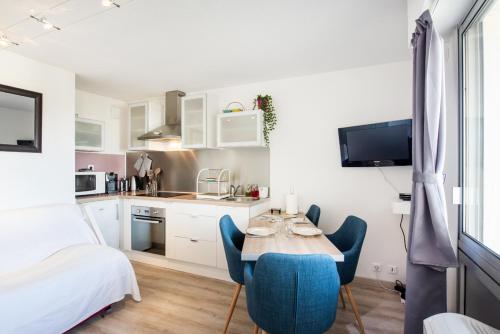 Dapur atau dapur kecil di Escapade Bordeaux, tram et supermarché au pied