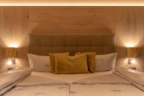 Cama o camas de una habitación en Appartement Zillertal Klee mit Restaurant KleemenTine