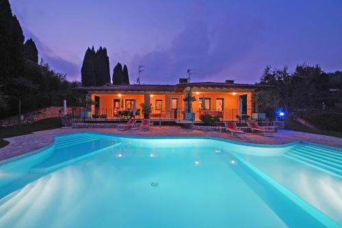 Gallery image of Villa Sul Garda in San Felice del Benaco