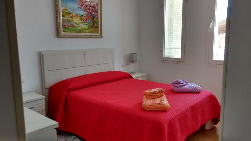 A bed or beds in a room at Trendy Homes Apartamento Isleta