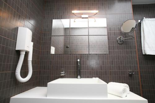 Koupelna v ubytování Bourtzi Hotel