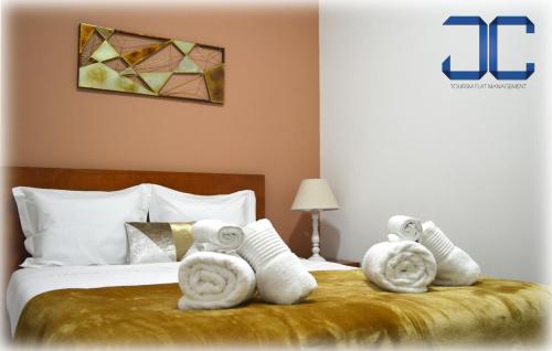 Market Place (with 2 Bedrooms) by JC