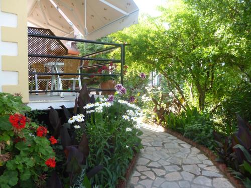 Zahrada ubytování Kostas studios