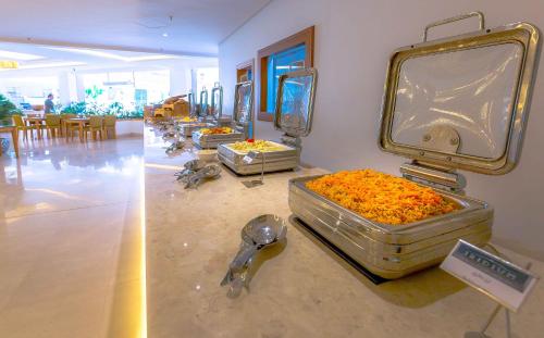 Makanan di atau berdekatan hotel