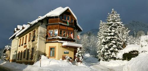 Haus Elena am Semmering om vinteren