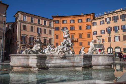Navona White Apartment