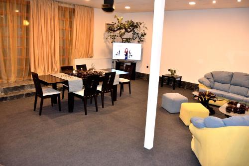 Area soggiorno di Persey Villa Borovets