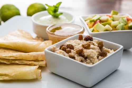 Jídlo v hotelu nebo okolí