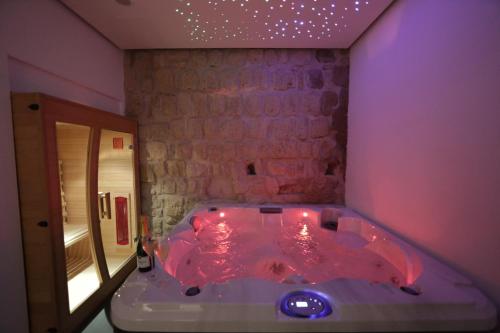 Ett badrum på Cellamare Suite & Spa