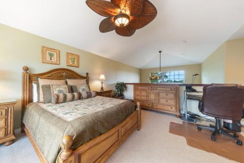 Postel nebo postele na pokoji v ubytování Mauna Lani Palm Villas