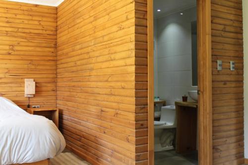 Uma casa de banho em BancoArena Hotel - Refugio Ribera