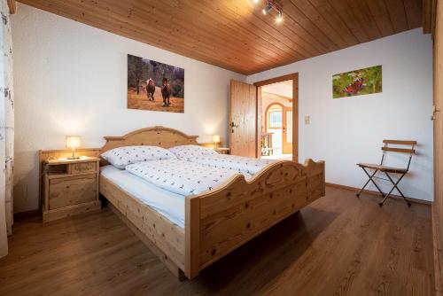 Ліжко або ліжка в номері Familie Sponring - Maxnhagerhof