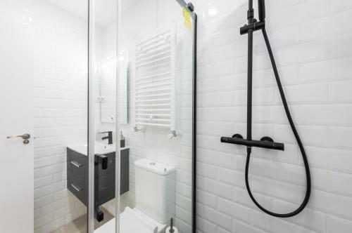 Kúpeľňa v ubytovaní Ever House - ALCALA AIRE Gran TERRAZA ROOFTOP