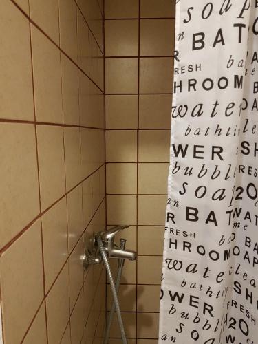 Un baño de Apartment Center
