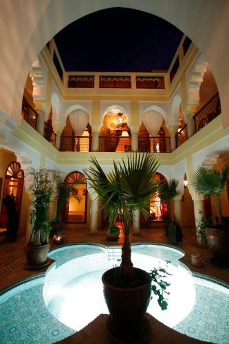 Baseinas apgyvendinimo įstaigoje Riad Léna & Spa arba netoliese
