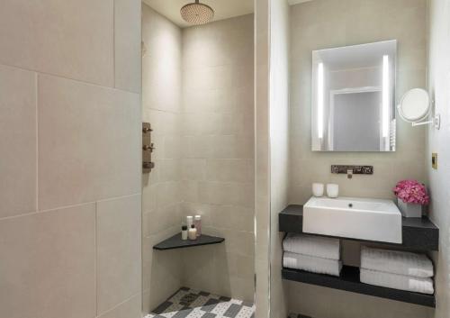 Hotel Ducs de Bourgogne photo 47