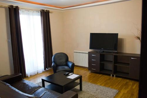 Μια τηλεόραση ή/και κέντρο ψυχαγωγίας στο Vila Senjak