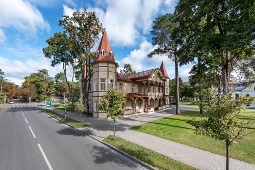 Clădirea în care este situat/ăaparthotelul