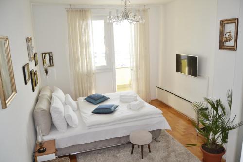 Lova arba lovos apgyvendinimo įstaigoje Apartment CRYSTAL