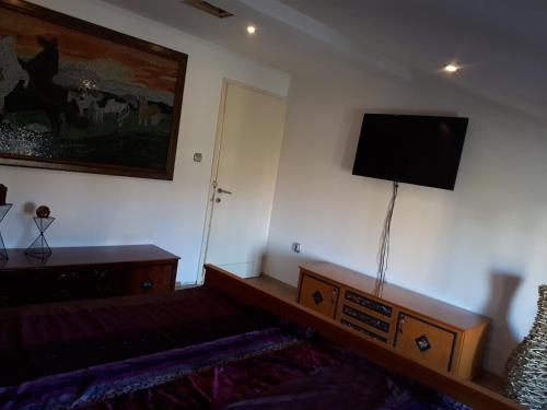 โทรทัศน์และ/หรือระบบความบันเทิงของ Apartma Marisol