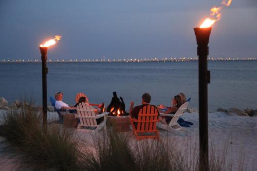 Sailport Waterfront Suites Image