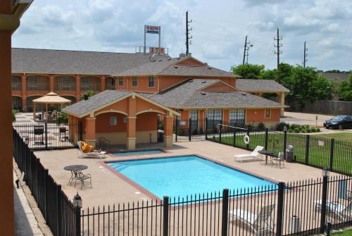 Executive Inn Brookshire – Photos 3