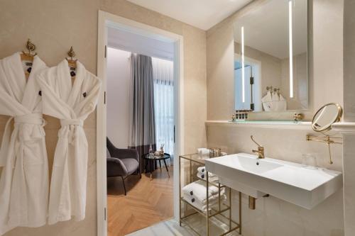 Een badkamer bij Hotel Jacob Samuel by Prima Hotels