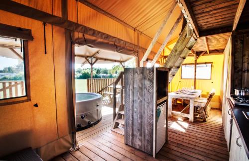 A bathroom at Holiday Marina Resort