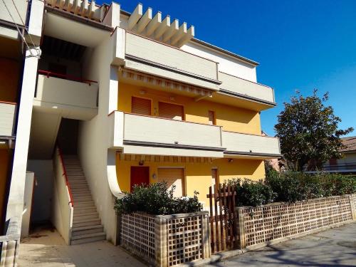M96 - Marcelli, trilocale con terrazzo a 100mt dal mare