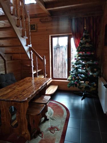 Gambar di galeri bagi Mandrivnyk di Mykulychyn