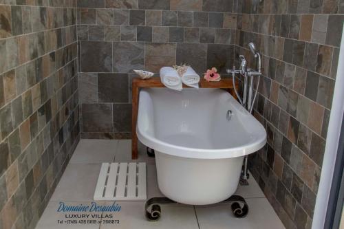 Ванная комната в Domaine Desaubin Luxury Villas