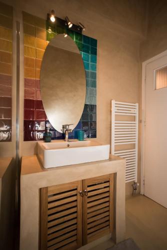 2 BEDROOM APARTMENT AT THE HISTORICAL CENTER, VIEW TO ACROPOLIS
