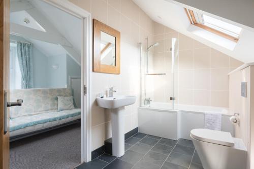 Gallery image of The Cambrian Inn in Solva