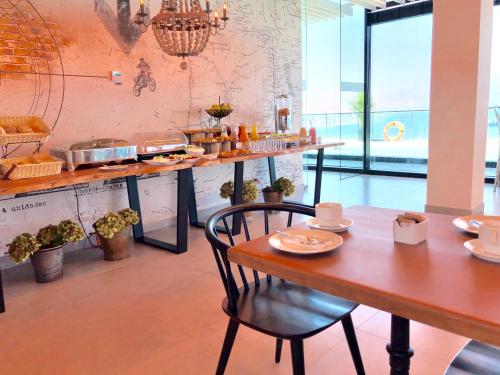 Makanan di atau berdekatan aparthotel ini