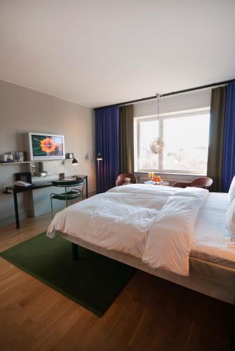 Hotel Rival Image