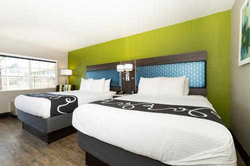 Gallery image of SureStay Plus Hotel by Best Western Point Richmond in Richmond