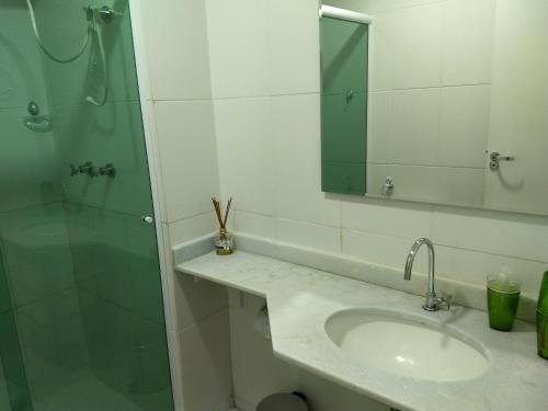 ห้องน้ำของ Condado - Condomínio Aldeia dos Reis - Sahy - BL03 AP101