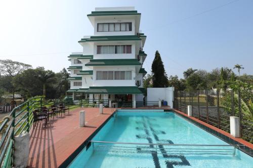 Gallery image of Sunrise Hill Resort in Khandāla