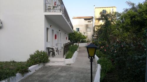a street light in front of a building at Hide Away Ipsos in Ýpsos