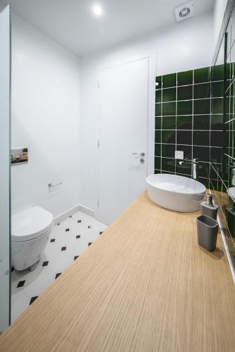 Stylish Studio Apartments-1878 House
