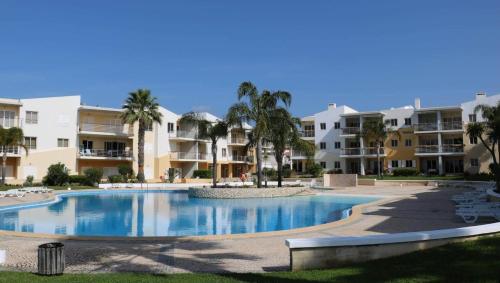 Vila da Praia - Apartamento Viva Local tesisinde veya buraya yakın yüzme havuzu