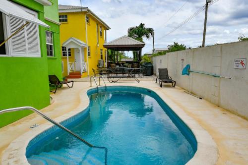 Swimming pool sa o malapit sa Best E Villas Prospect St James