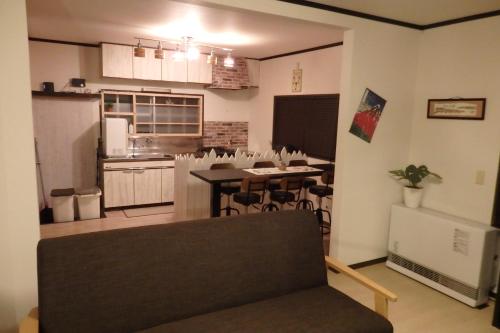 Η κουζίνα ή μικρή κουζίνα στο Anri
