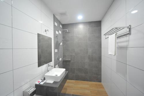 Ένα μπάνιο στο MYe Hotel