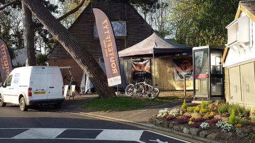 Das Gebäude in dem sich der Campingplatz befindet